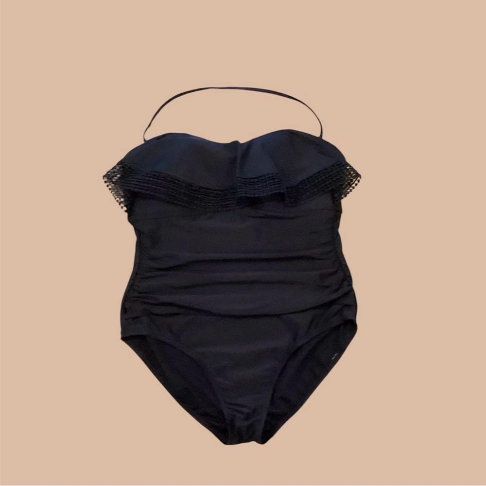 Kona Sol Black Ruffled Women’s One Piece, size Large 🌺